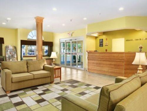 Microtel Inn & Suites By Wyndham Johnstown Beltér fotó